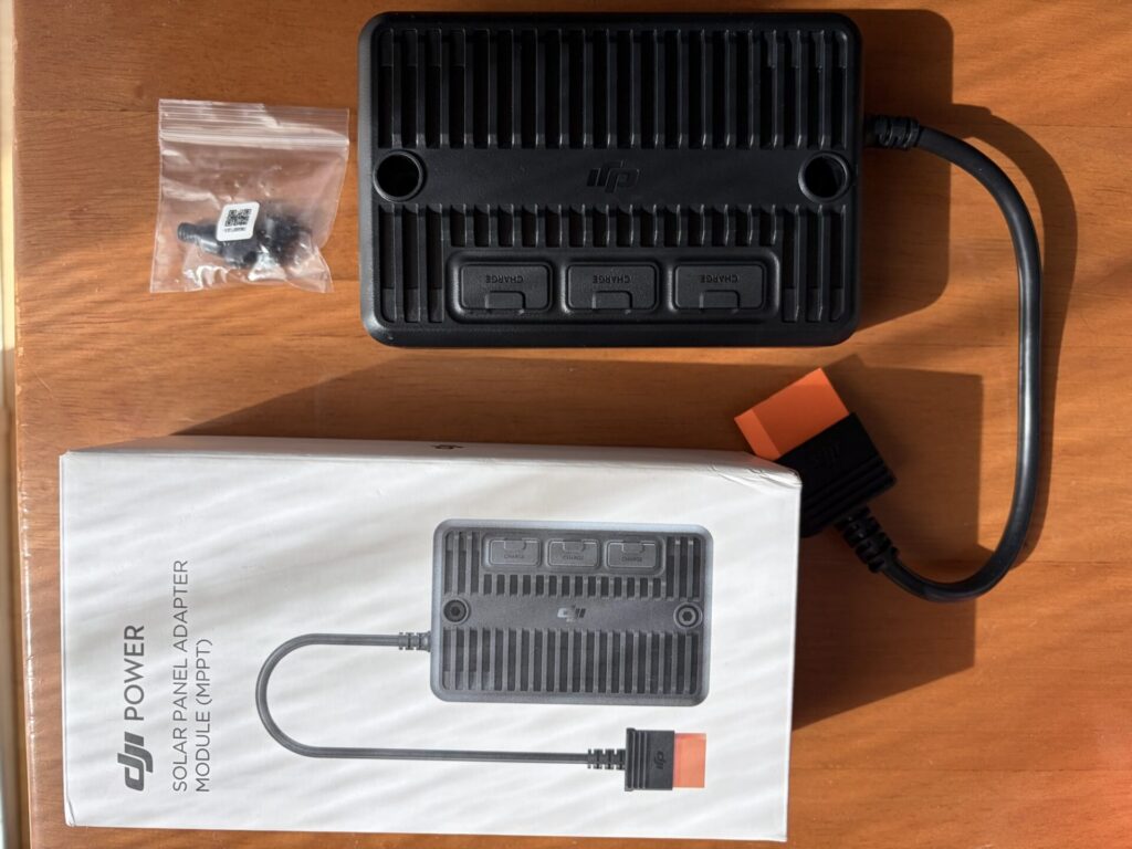 ポータブル電源充電用の専用アダプター